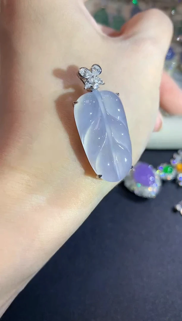 吊坠(不含链)18K金镶嵌翡翠A189