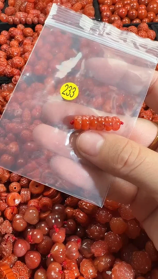 颈饰未镶嵌南红玛瑙1