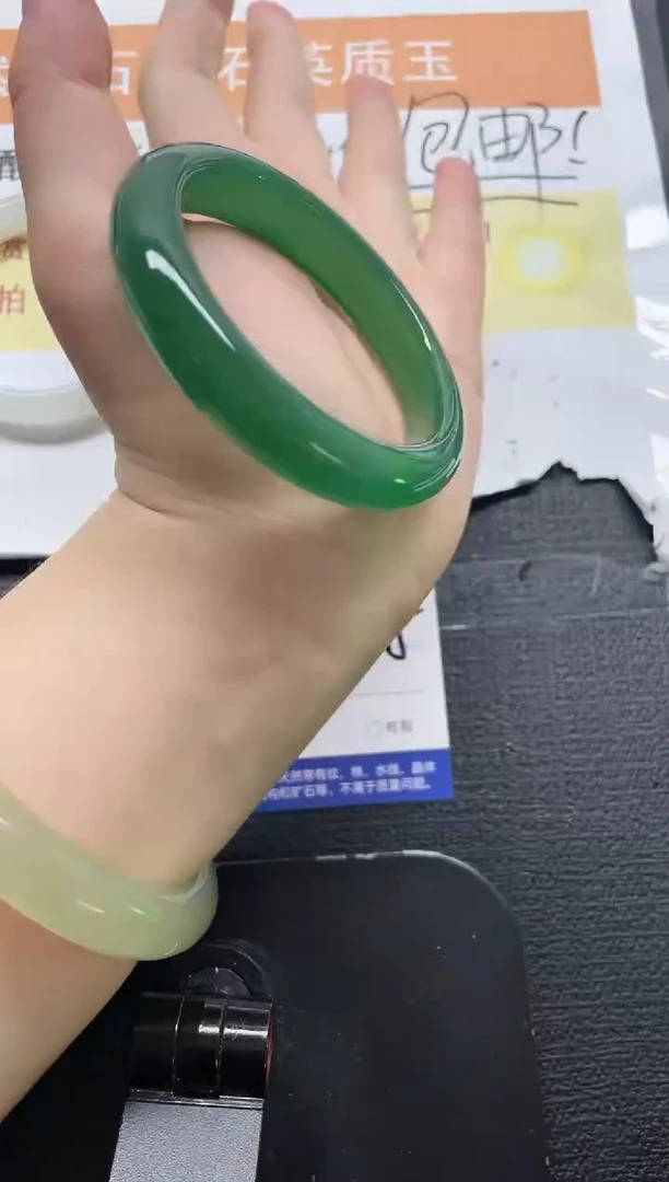 未镶嵌手镯石英质玉51-55