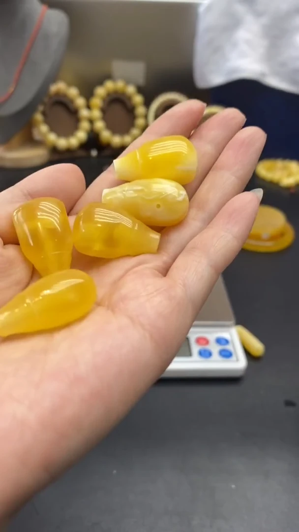 琥珀未镶嵌珠宝奇石2800多样性发其一默认有瑕