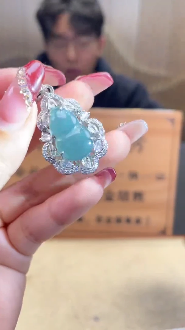 【闪购商品】翡翠颈饰未镶嵌      *2