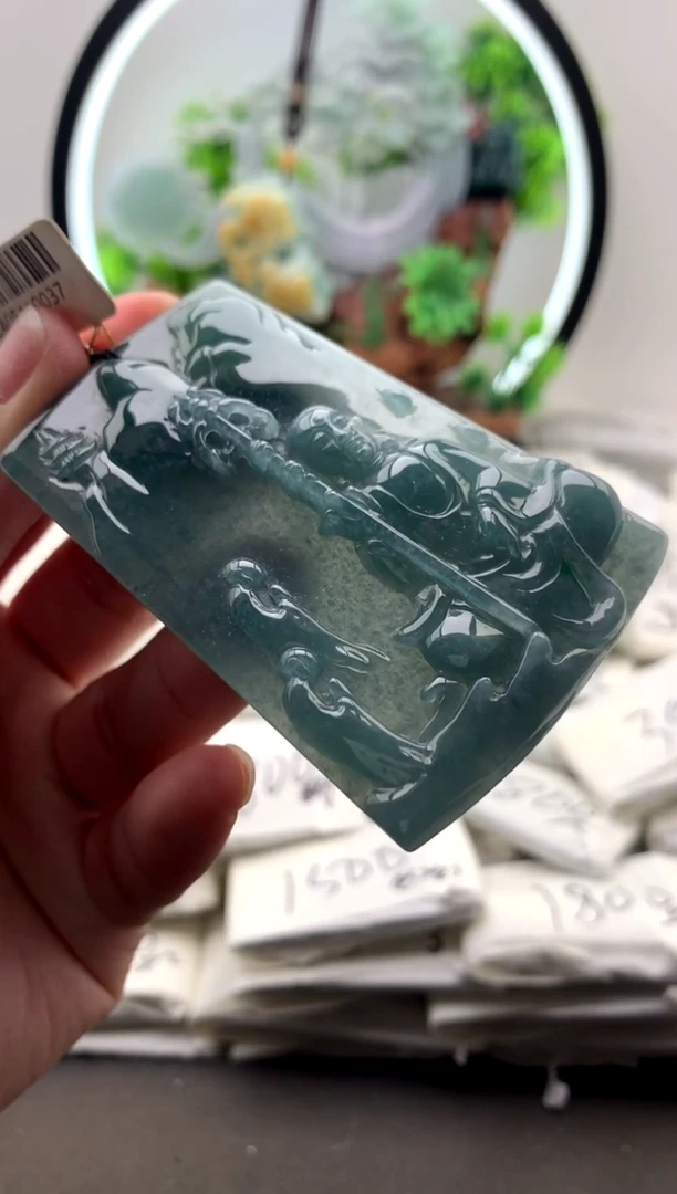 【闪购商品】翡翠颈饰未镶嵌地藏