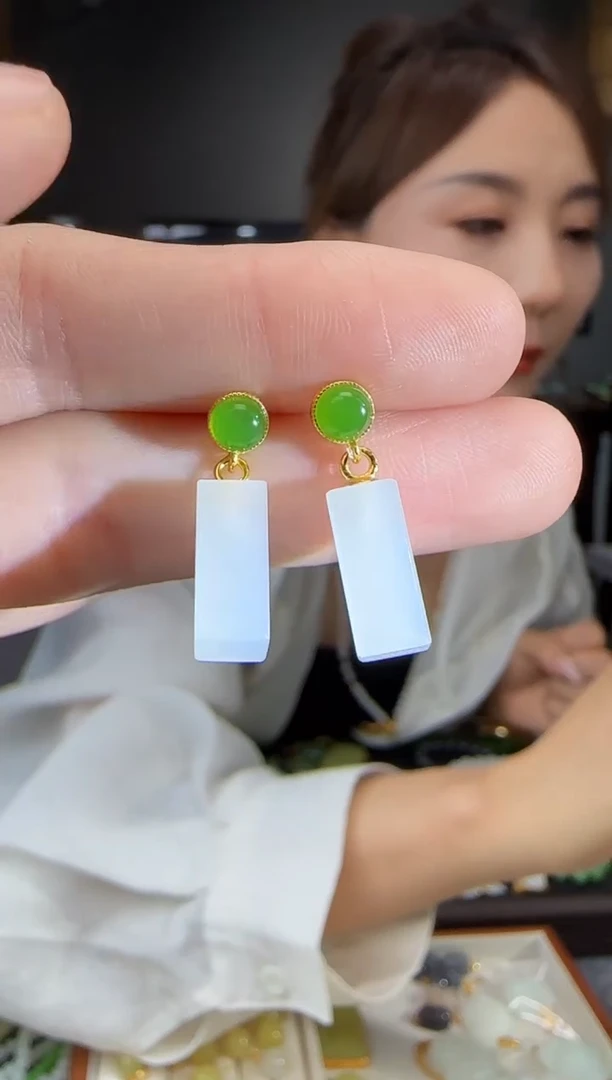 和田玉银S925镶嵌耳饰1