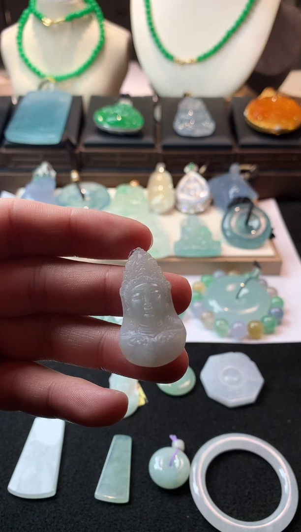 未镶嵌定制翡翠心**成  S毛货不退不换