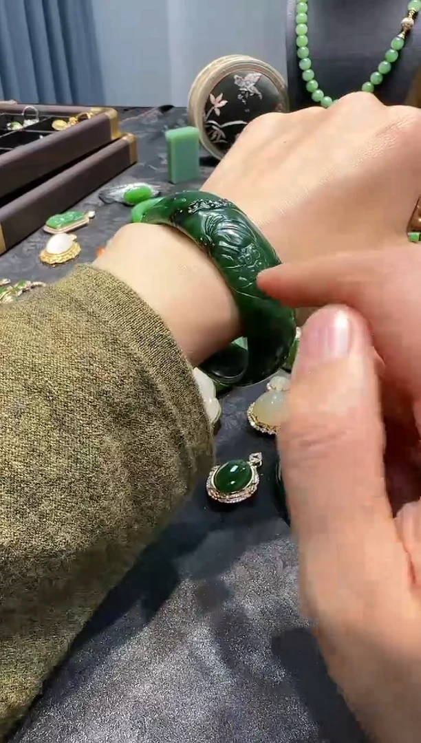 未镶嵌手镯和田玉59