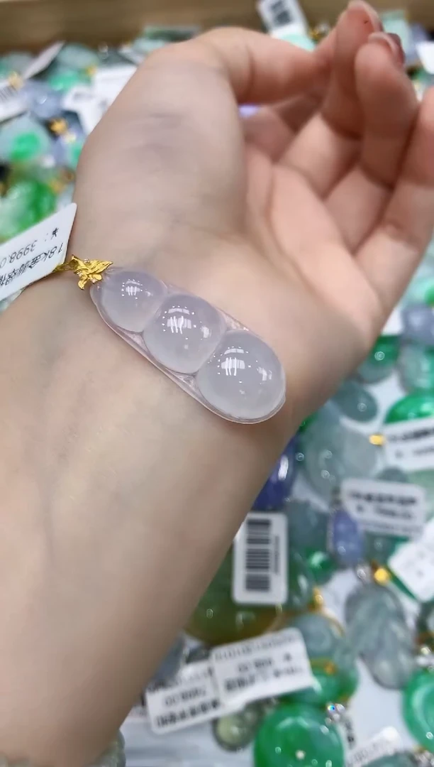 翡翠18K金镶嵌颈饰111111111111