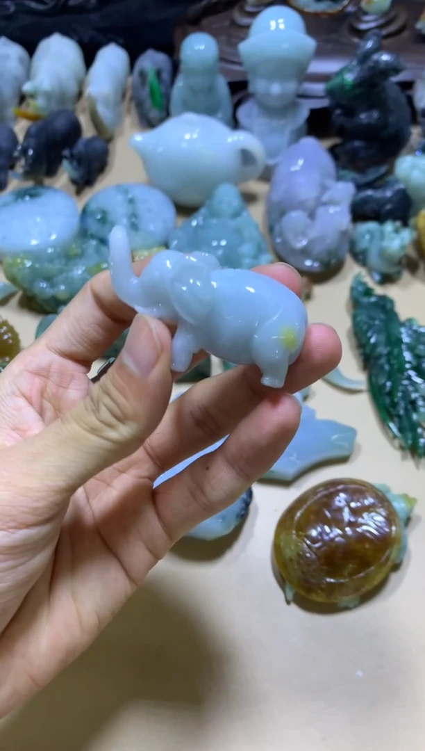 未镶嵌挂件翡翠猫*翡翠摆件