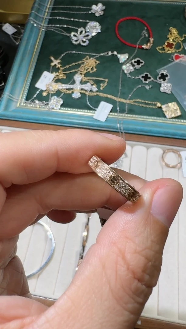 【闪购商品】钻石戒指18K金镶嵌k玫中版卡家戒指GHJ，15圈