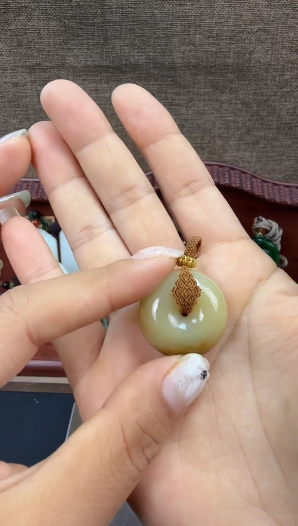 未镶嵌和田玉挂件和田玉