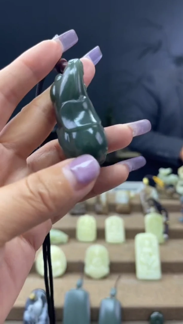 颈饰未镶嵌和田玉1