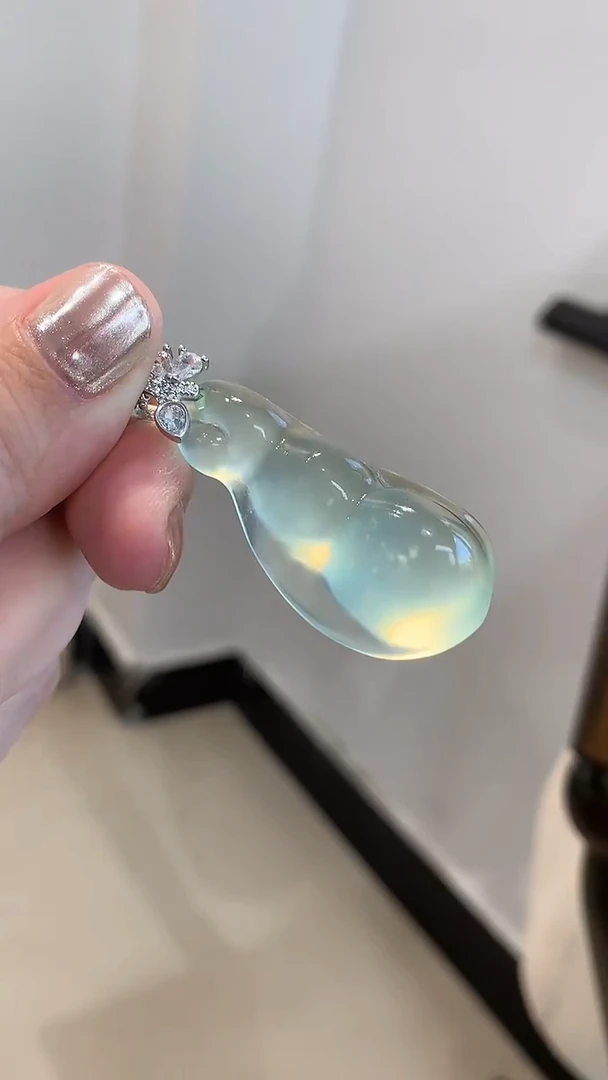 未镶嵌蛇纹石玉吊坠(不含链)四季豆