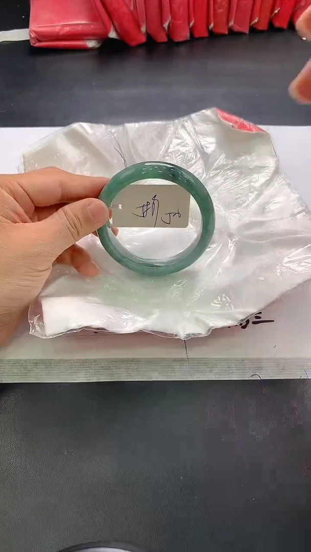 翡翠手镯未镶嵌270