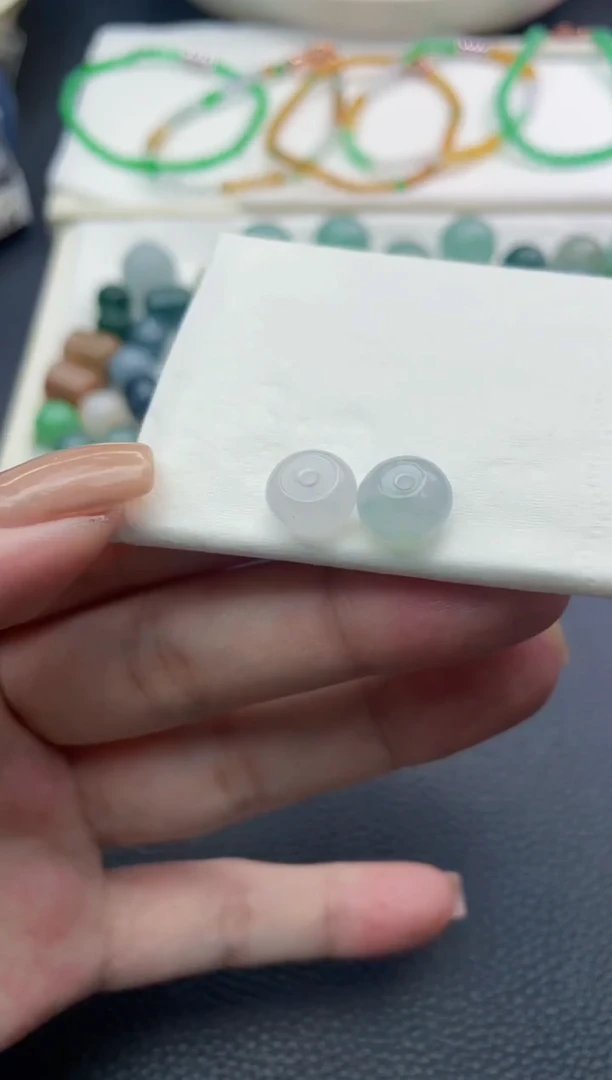 未镶嵌定制翡翠小*萄珠子