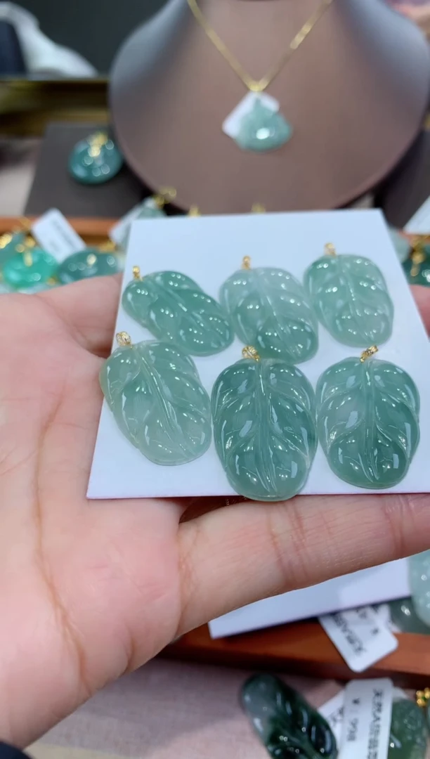 【闪购商品】翡翠颈饰18K金镶嵌 多样性发其一