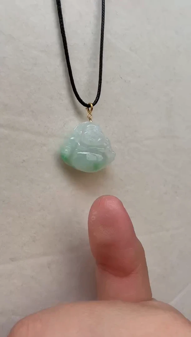 颈饰18K金镶嵌翡翠挂件