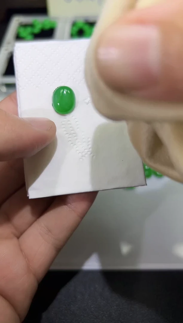 裸石翡翠天然缅甸A货翡翠一件