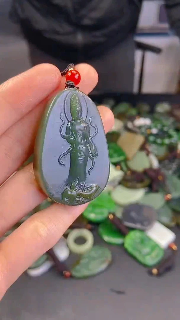 颈饰未镶嵌和田玉1