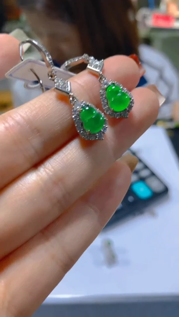 未镶嵌翡翠耳饰多样性发一