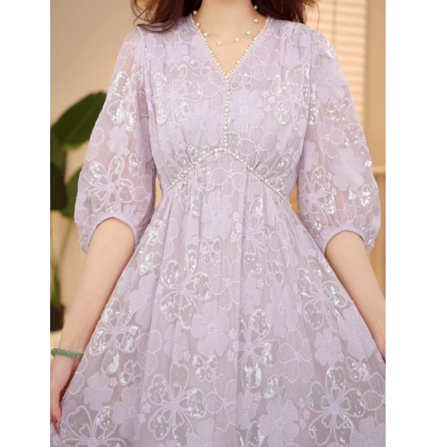 25春季新款时尚显年轻高级感满身刺绣连衣裙