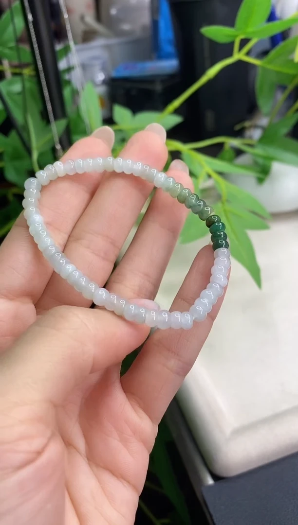 翡翠未镶嵌颈饰手串