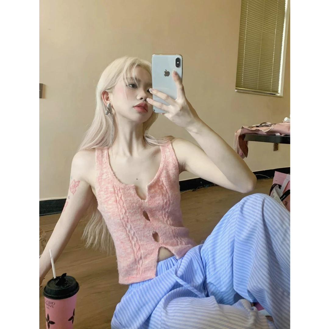 2025纯欲风小众辣妹吊带针织背心设计感镂空上衣搭条纹阔腿裤套装