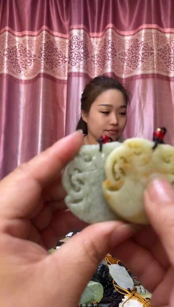 岫玉未镶嵌吊坠多样性发货发其中一样