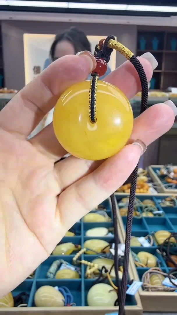 琥珀颈饰未镶嵌79秒拍号 假一罚三