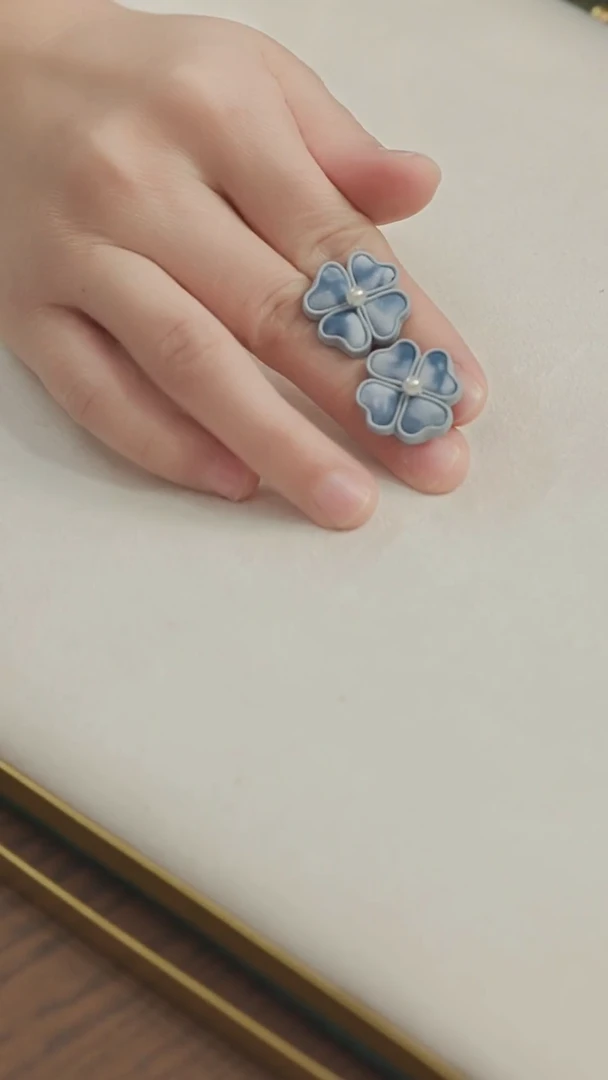 刺绣湘传礼盘扣耳饰