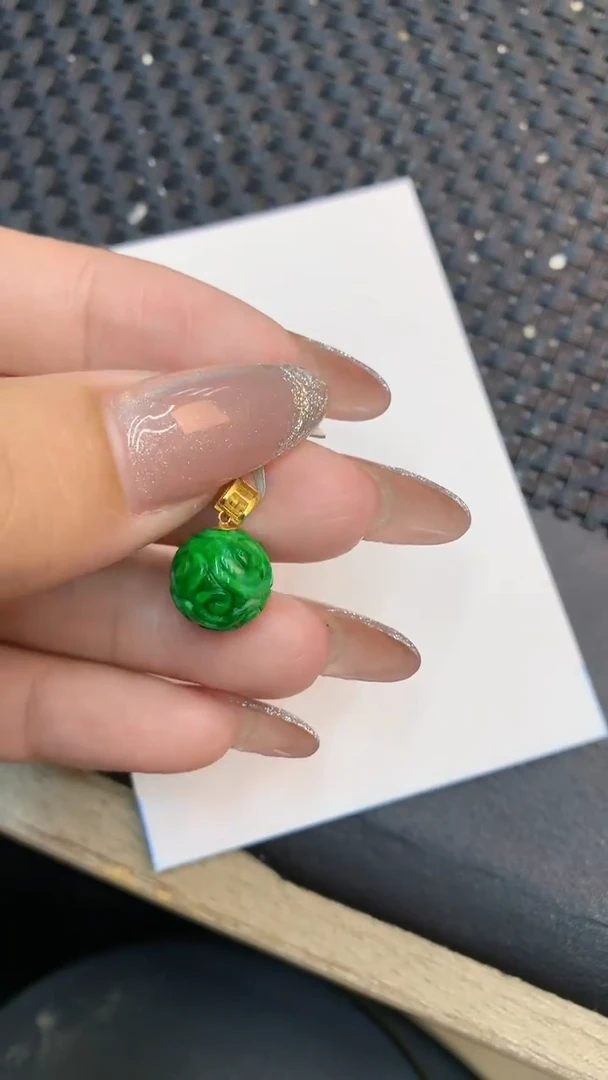 颈饰18K金镶嵌翡翠1