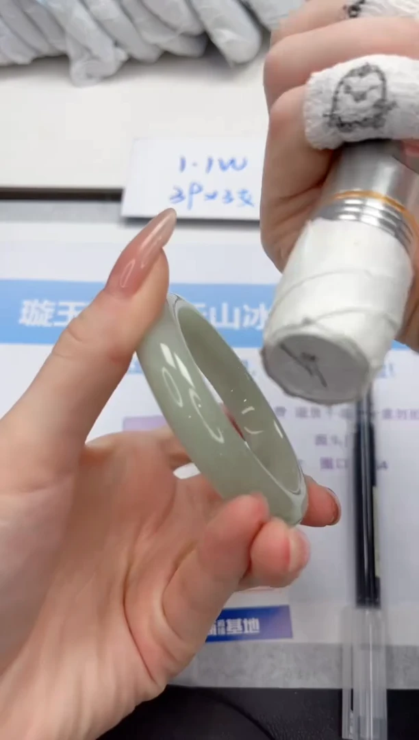 未镶嵌手镯石英质玉V84-55.8