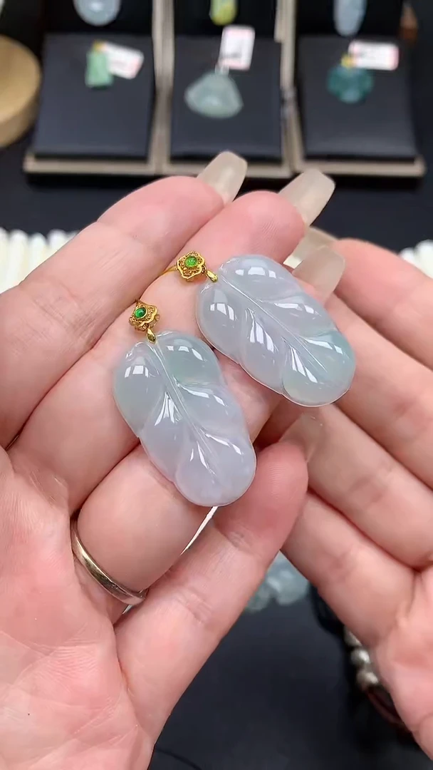 【闪购商品】翡翠吊坠(不含链)18K金镶嵌MS114319（多样性发一件）