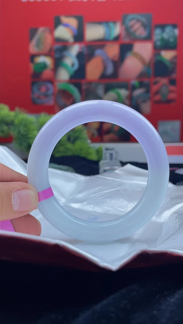 翡翠手镯未镶嵌手镯1