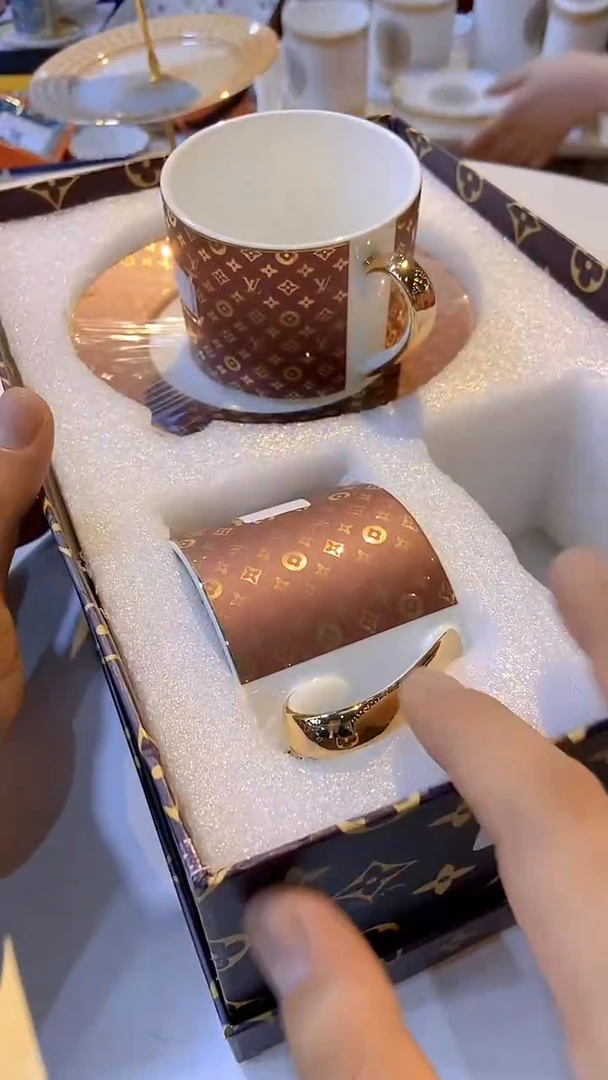杯鸿辉家品牌瓷器，京东包邮！