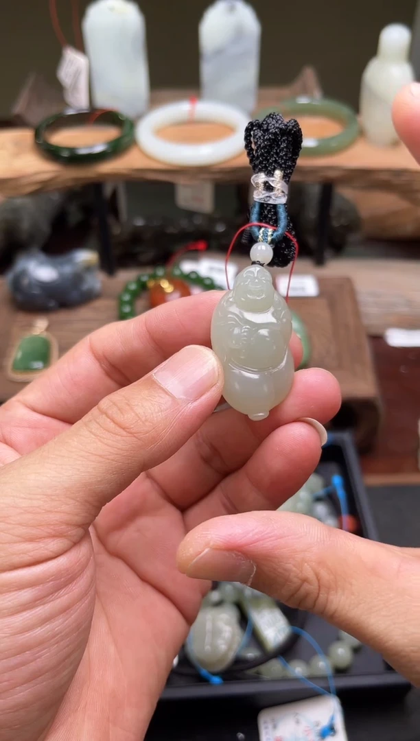 和田玉未镶嵌吊坠(不含链)且末青白 逍遥佛9008277