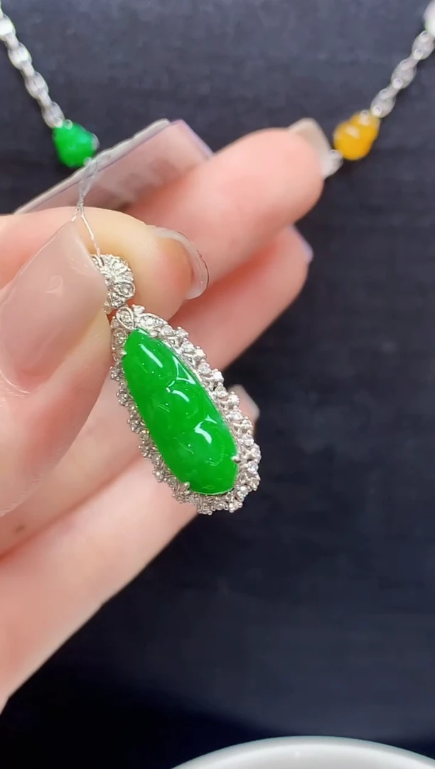 吊坠(不含链)18K金镶嵌翡翠SY多样性发其一