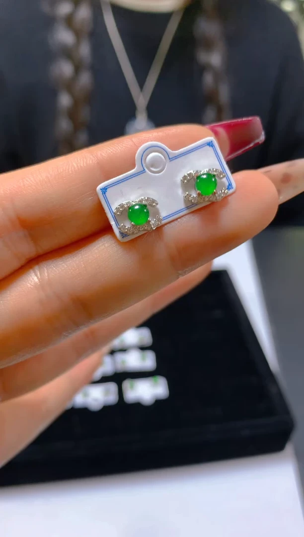 未镶嵌翡翠耳饰多样性发一