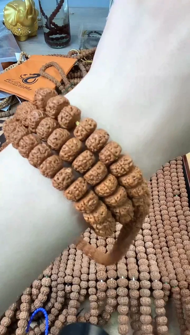 金刚菩提吊坠646红皮麦穗盘龙尺寸8-10