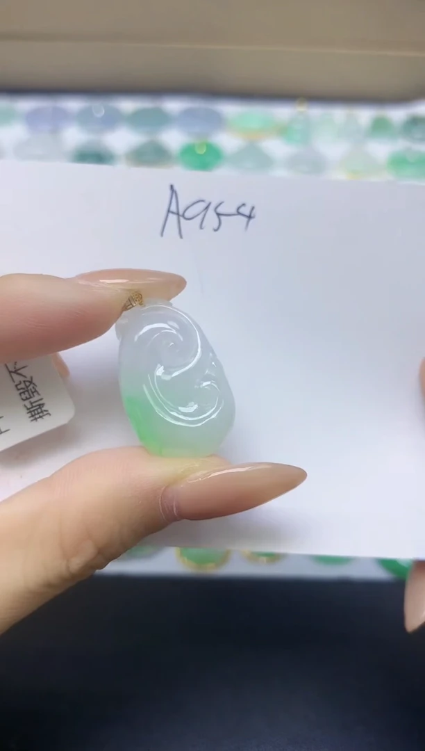 颈饰18K金镶嵌翡翠天然缅甸A货翡翠百元以上9元证书费自理