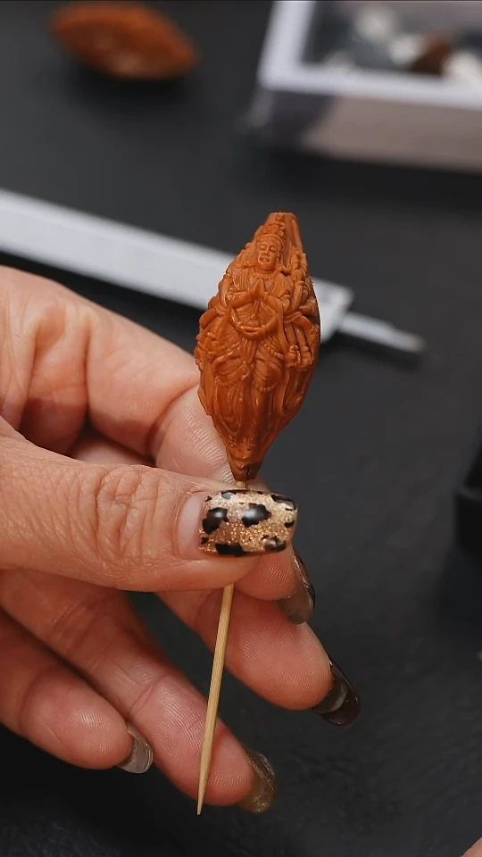 【闪购商品】橄榄核吊坠 梦梦精品核雕