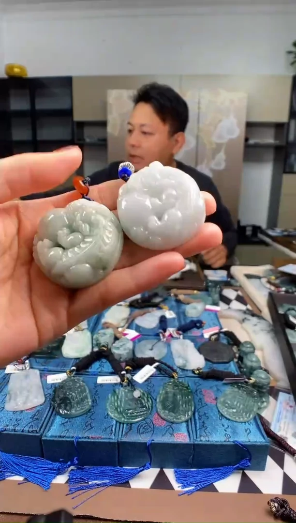 颈饰未镶嵌翡翠多样性发其一