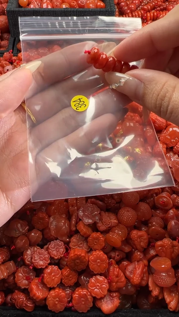 【闪购商品】南红玛瑙颈饰未镶嵌1