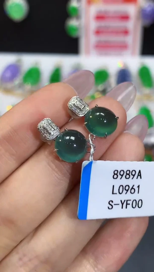18K金镶嵌翡翠耳饰L0961多样性发其一