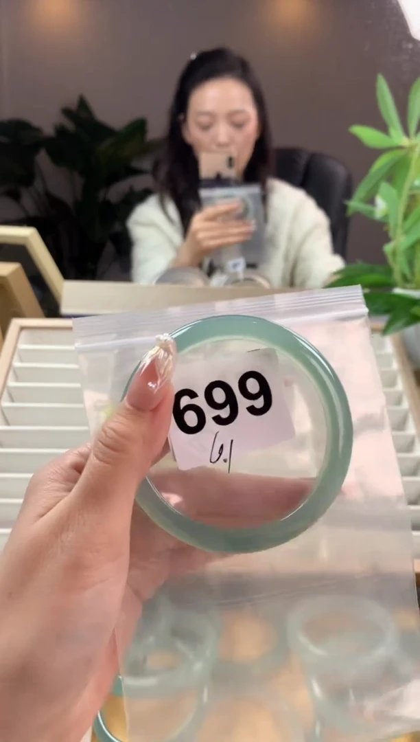 【闪购商品】玛瑙/玉髓手镯未镶嵌699
