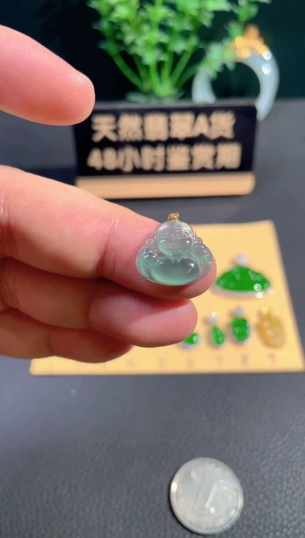 颈饰18K金镶嵌翡翠翡翠