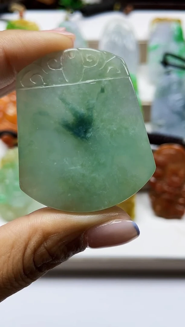 颈饰未镶嵌翡翠翡翠A货