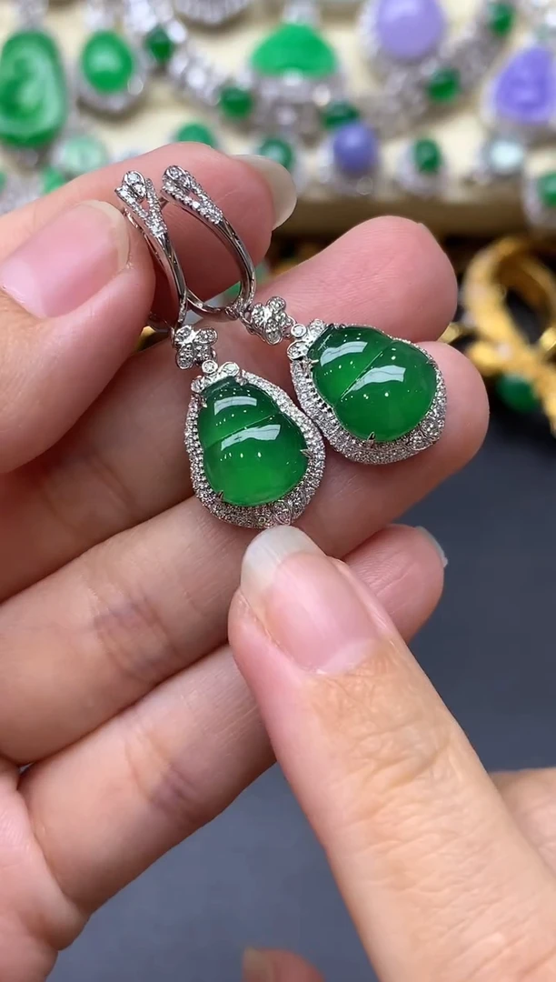 颈饰18K金镶嵌翡翠748-中国好珍宝