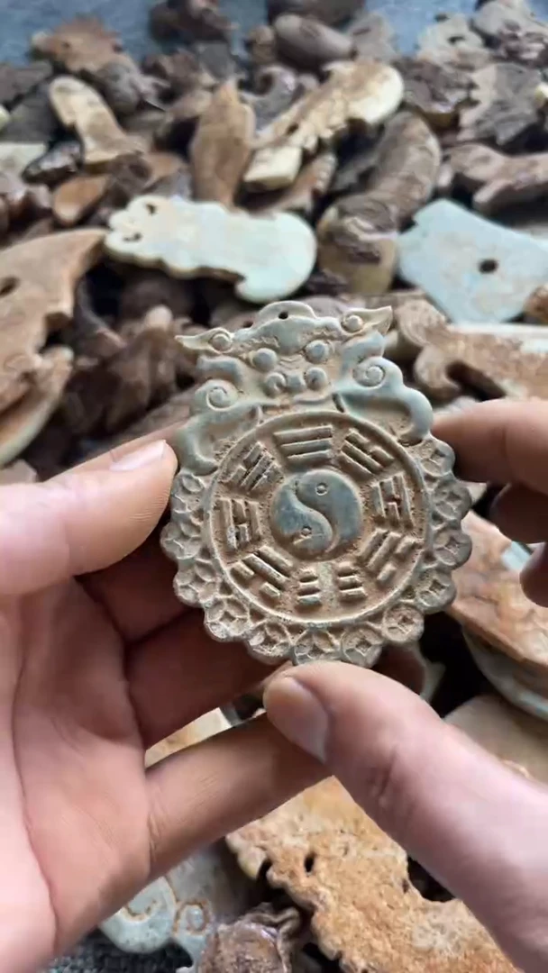 和田玉（糖玉）未镶嵌挂件东顺摆件链接1524654654