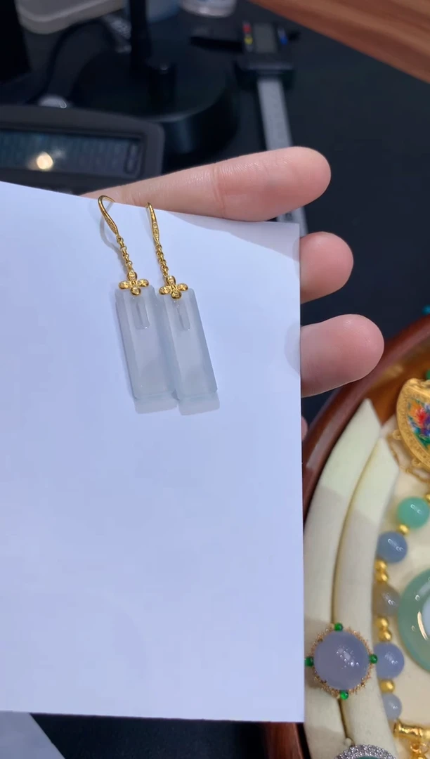 18K金镶嵌翡翠耳饰5冰耳饰