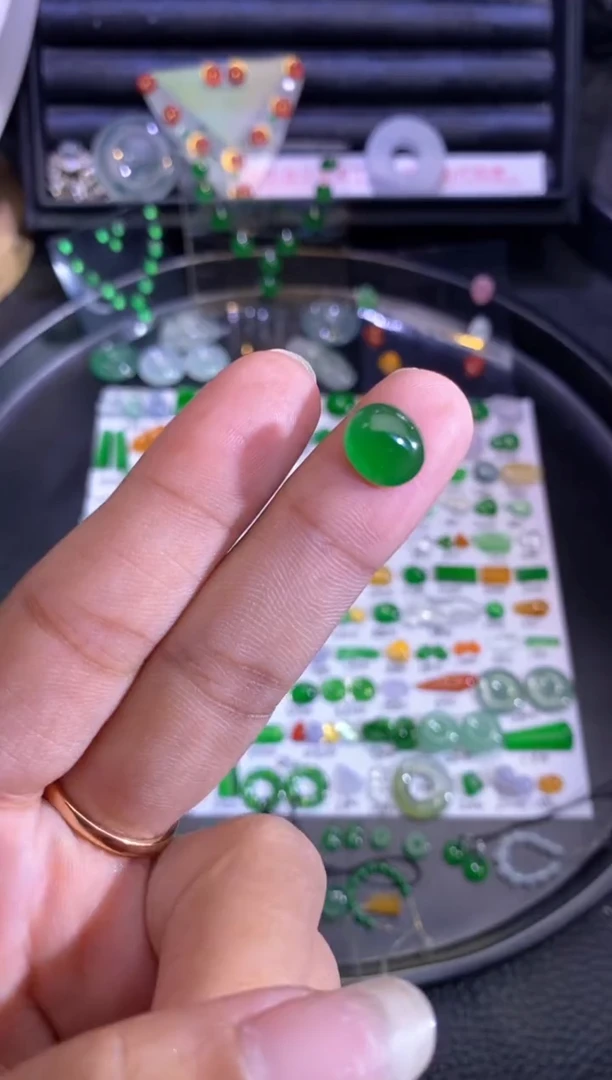 未镶嵌挂件翡翠蛋