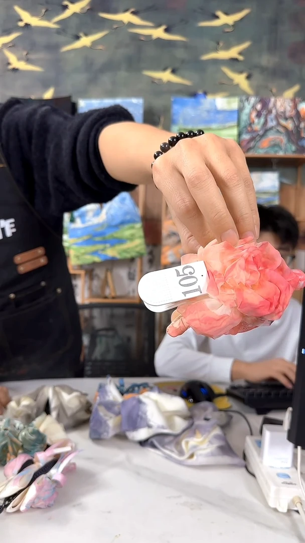 用****7玫瑰抓夹 105